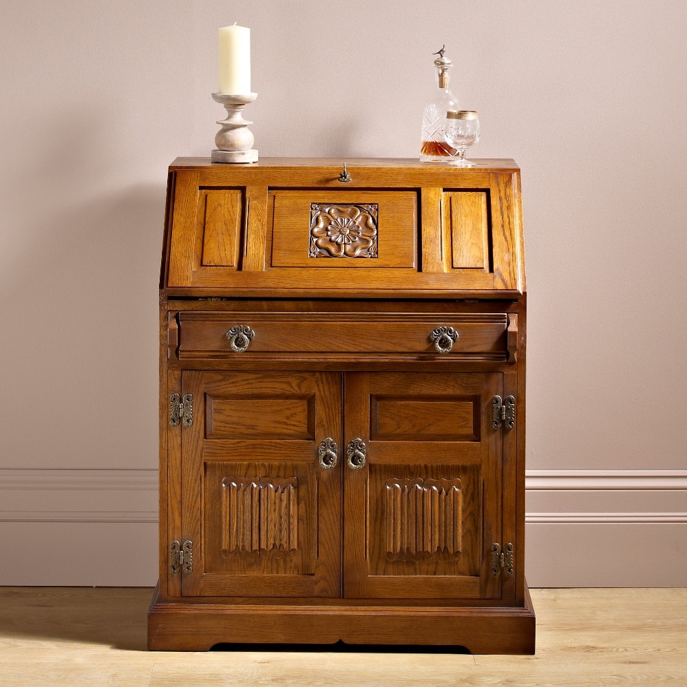 Old Charm Bureau 2808